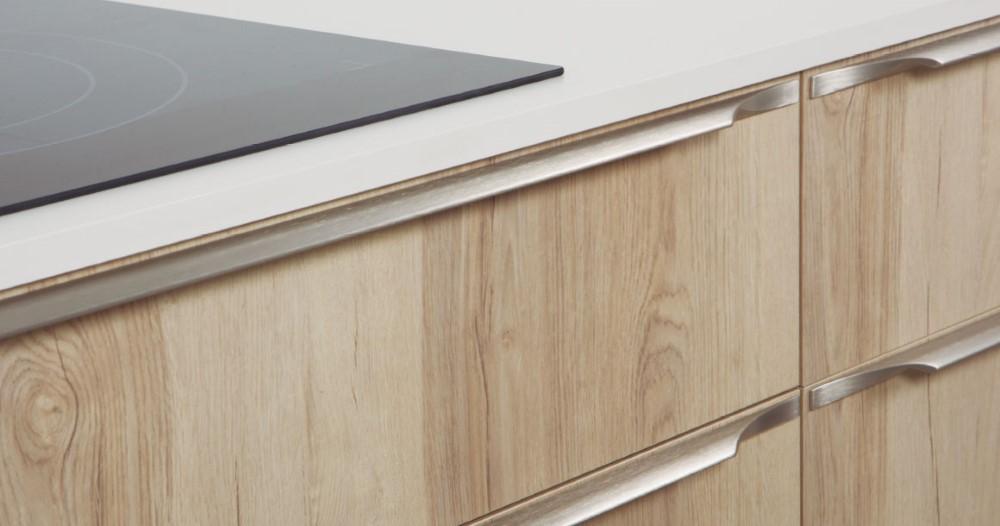 Handles in extruded aluminium. Viefe.