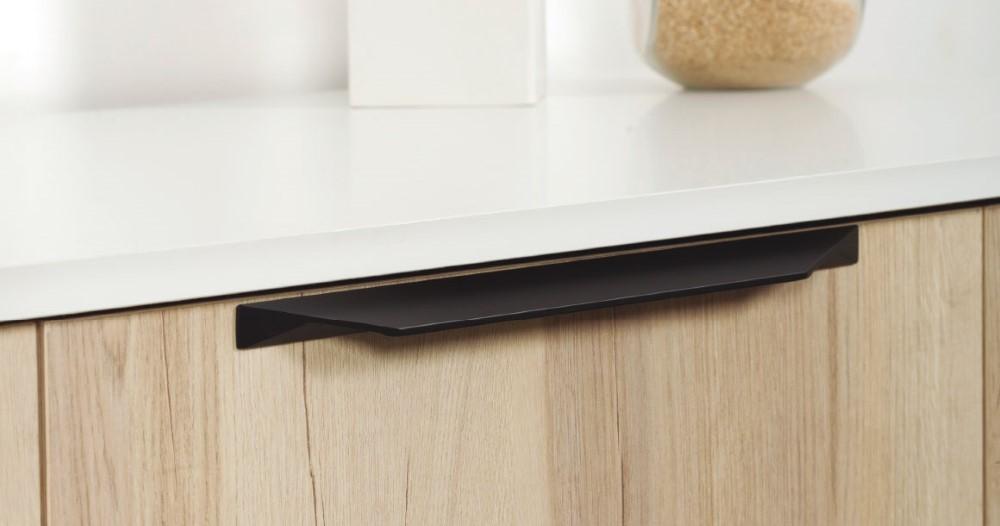 Handles in extruded aluminium. Viefe.